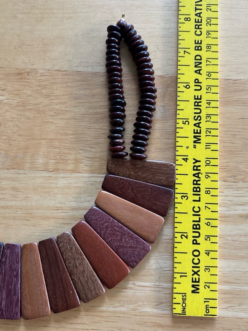 Vintage 1970’s Wooden Statement Necklace in Brown and Tan- choker - Picture 4 of 13